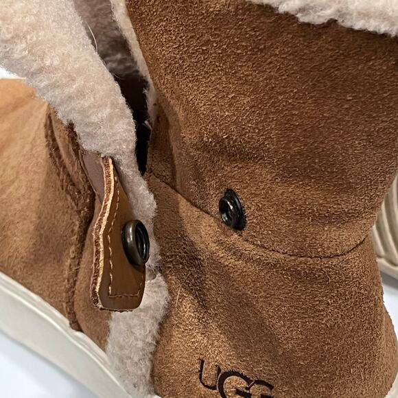 UGG Priya Womens 7 Brown Suede Sneaker Plush Bootie Slip On Snap Cozy Comfy‎ - Picture 9 of 9